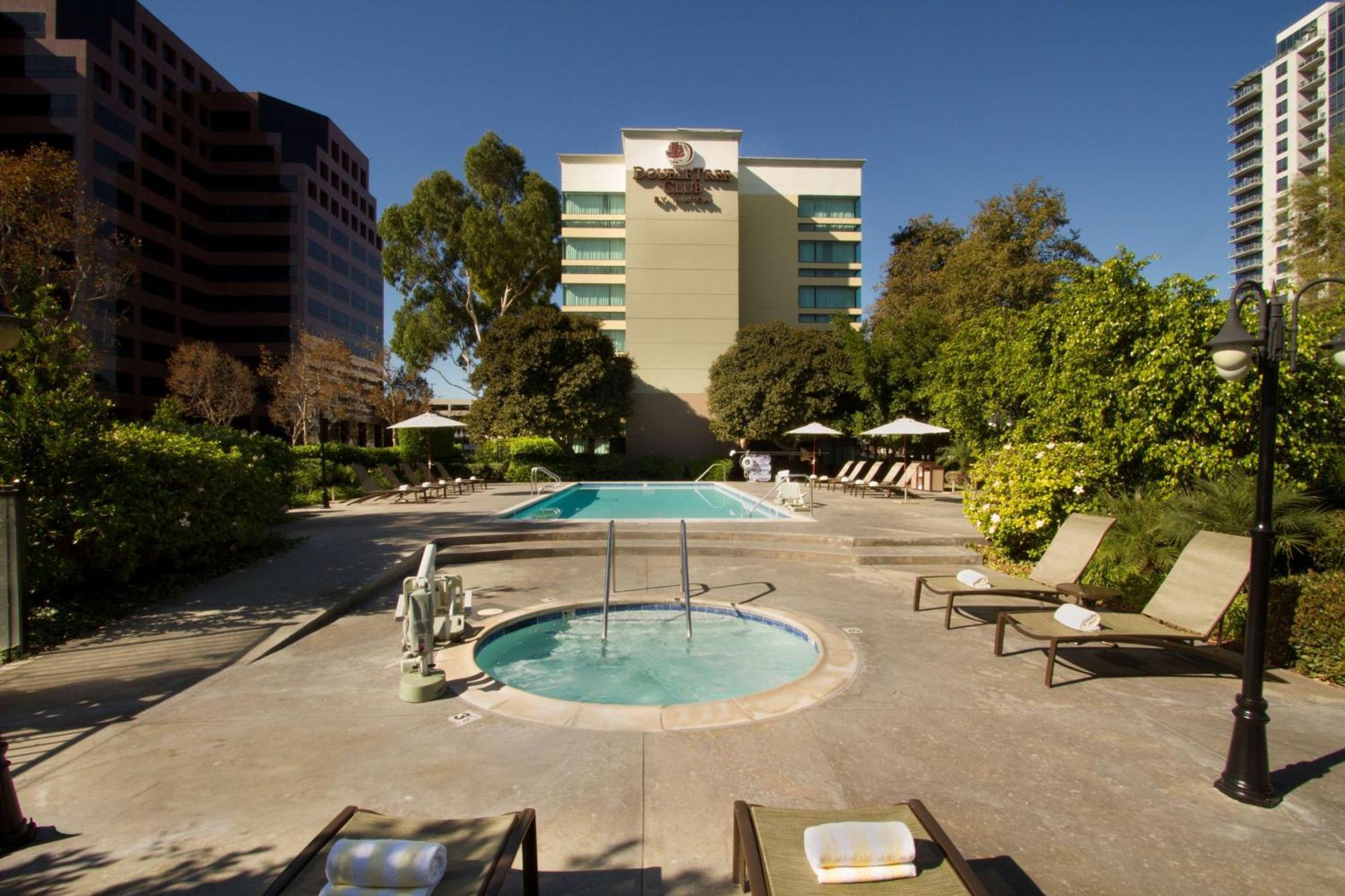 Doubletree By Hilton Orange County Airport Hotel Santa Ana Buitenkant foto
